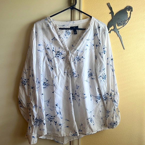 Gap long sleeve top (L) - Picture 1 of 3